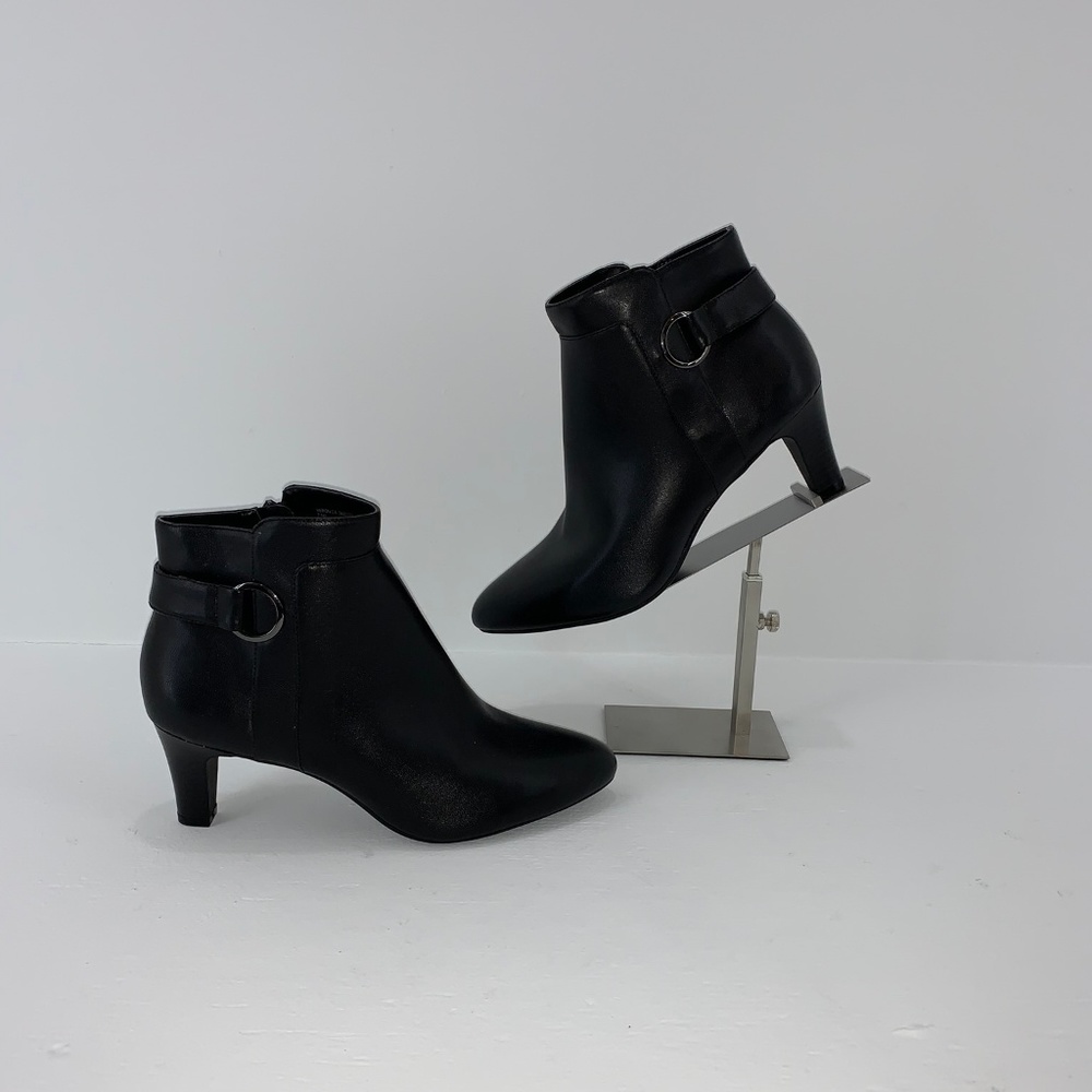 Jones NY Black Pointed Toe Ankle Booties Size 7.5M